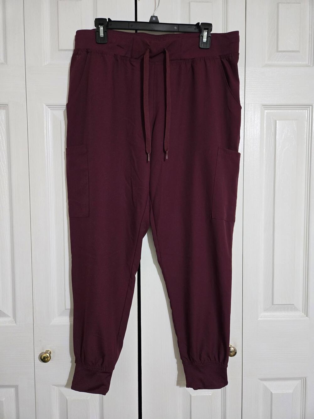 Insight by medcouture large women's wine colored jogger style scrub pants